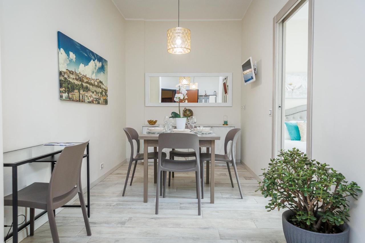 Snt Apartment - City Center ベルガモ エクステリア 写真