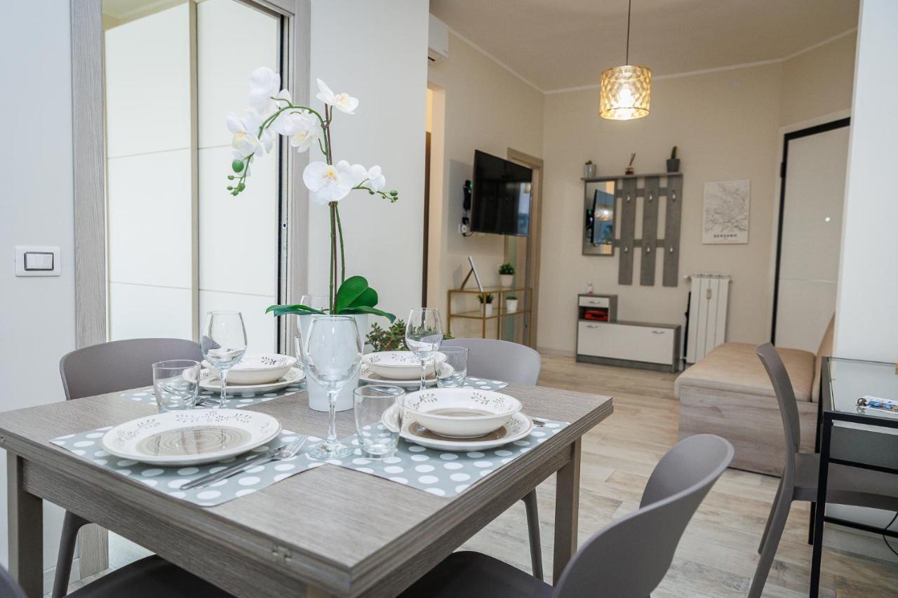 Snt Apartment - City Center ベルガモ エクステリア 写真