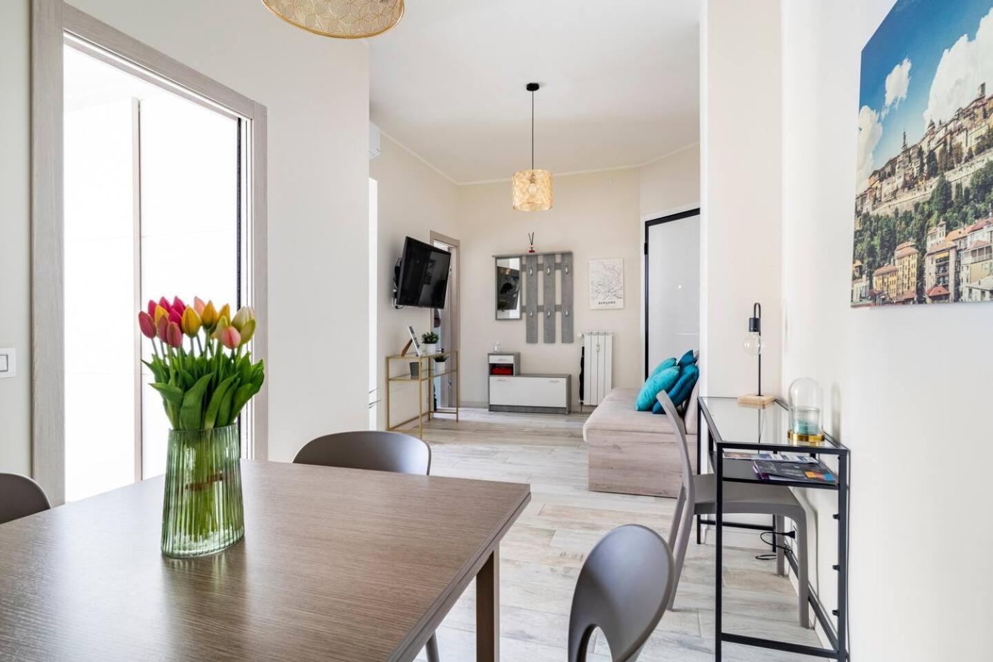 Snt Apartment - City Center ベルガモ エクステリア 写真