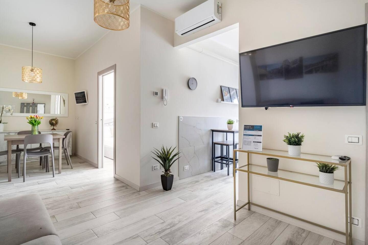 Snt Apartment - City Center ベルガモ エクステリア 写真