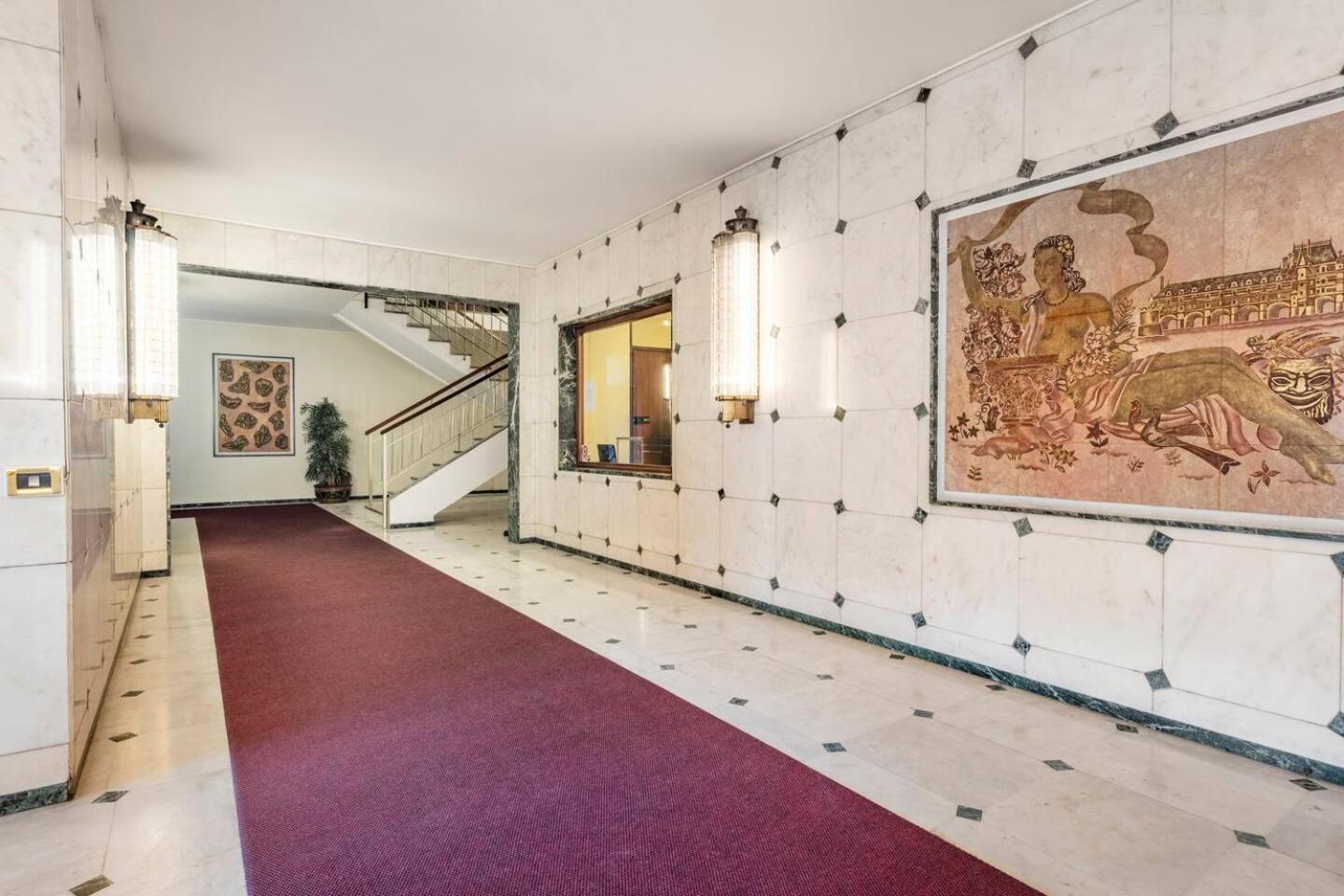 Snt Apartment - City Center ベルガモ エクステリア 写真